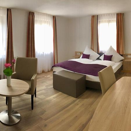 A Lotus Hotel Μπέμπλινγκεν Εξωτερικό φωτογραφία