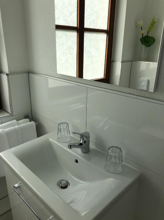A Lotus Hotel Μπέμπλινγκεν Εξωτερικό φωτογραφία
