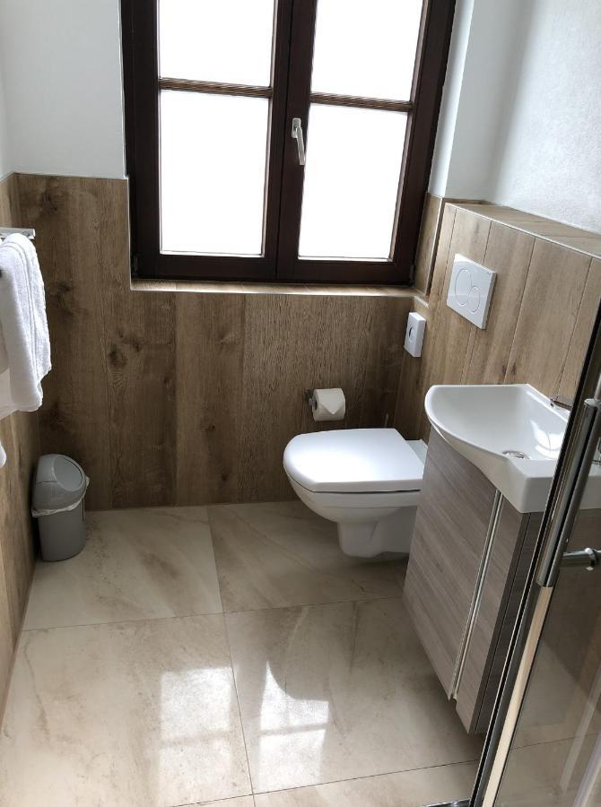 A Lotus Hotel Μπέμπλινγκεν Εξωτερικό φωτογραφία